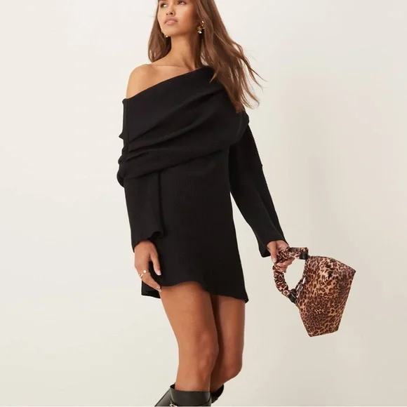 Off shoulder ribbed mini dress - Picture 2 of 3